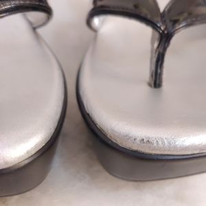 guess sierra wedge flip flop